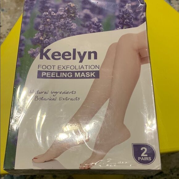 Foot Exfoliation Peeling Mask for guys & gals (crosspost) - Picture 1 of 4